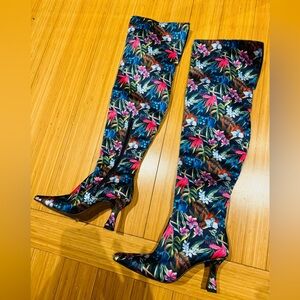 L'intervalle over the knee floral boots